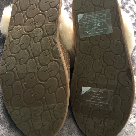 Authentic Ugg slippers! - Picture 4 of 4